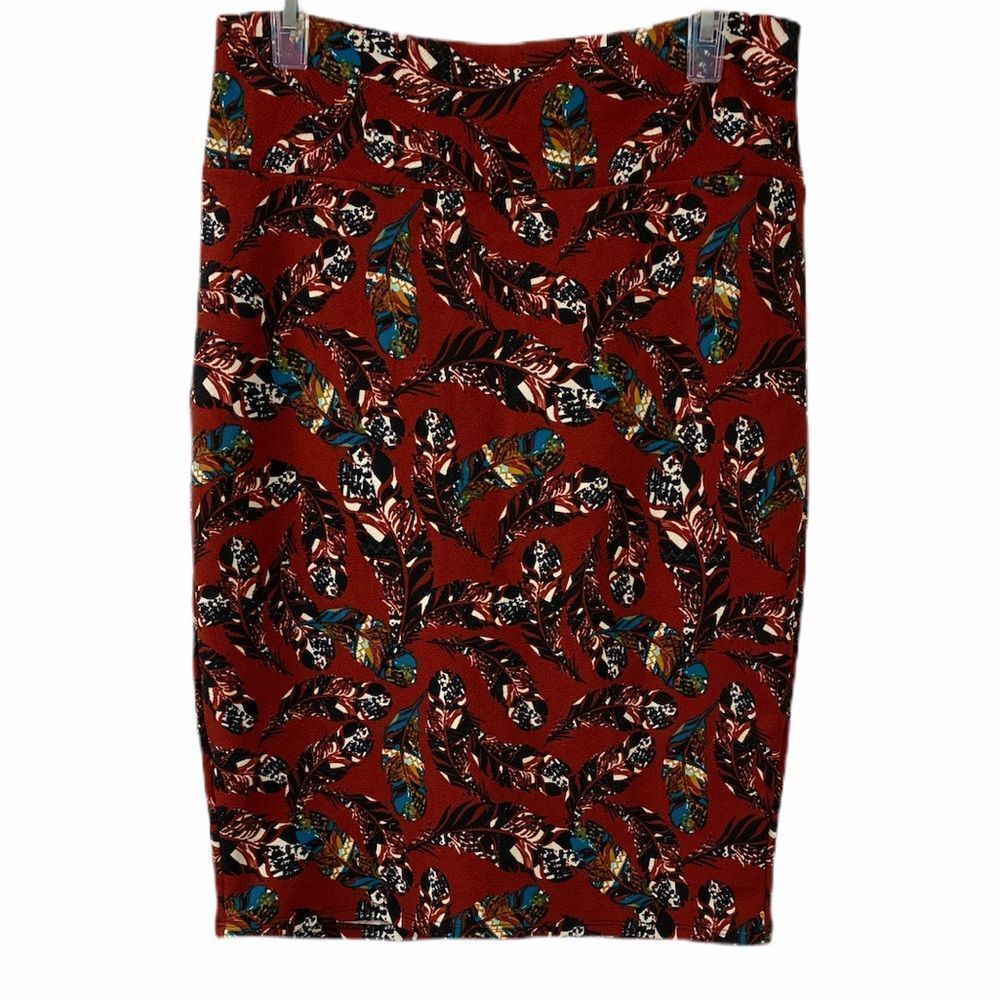 Women's Medium‎ Red Feather Textured LULAROE Cassie Stretchy Knee Length Skirt